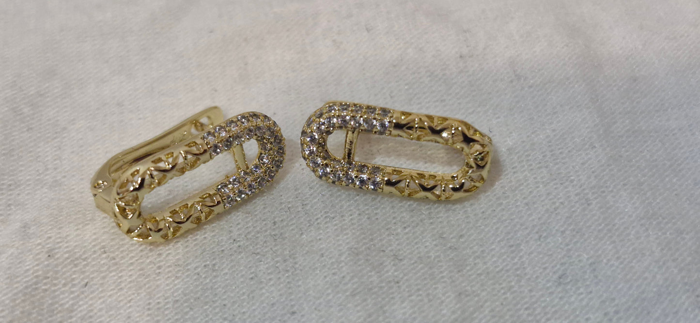 Aretes ovalados con circonias
