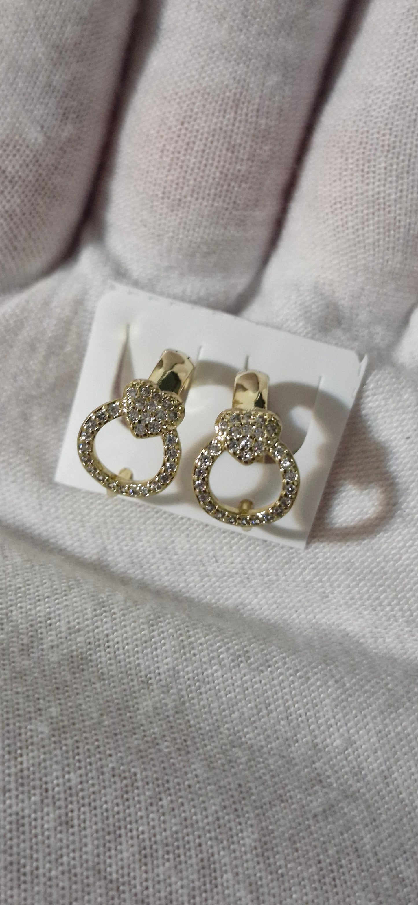 Aretes corazon con circonias