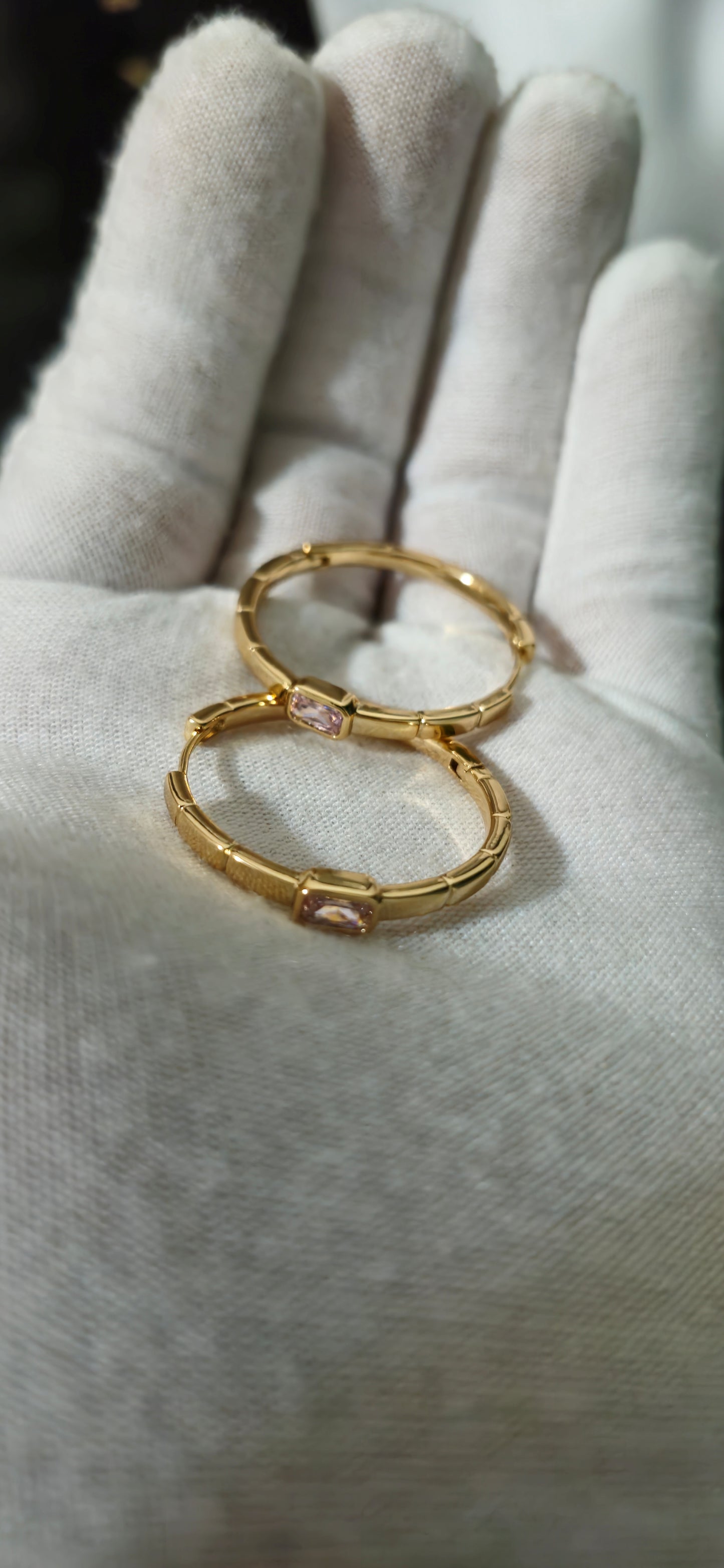 Aretes aro oro rosa y circonia rosada