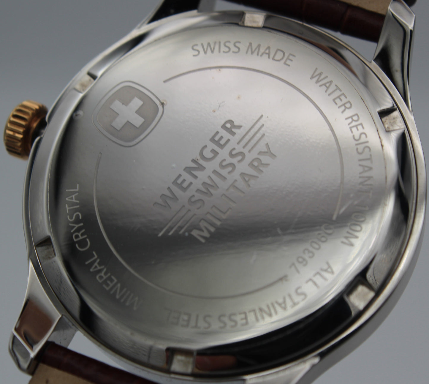 Wenger 79306C – Elegante clasico GMT