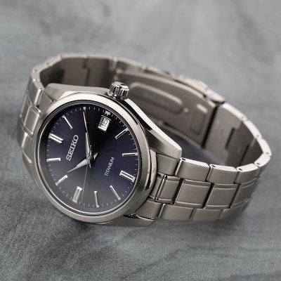 Seiko Essentials SUR373 Titanio
