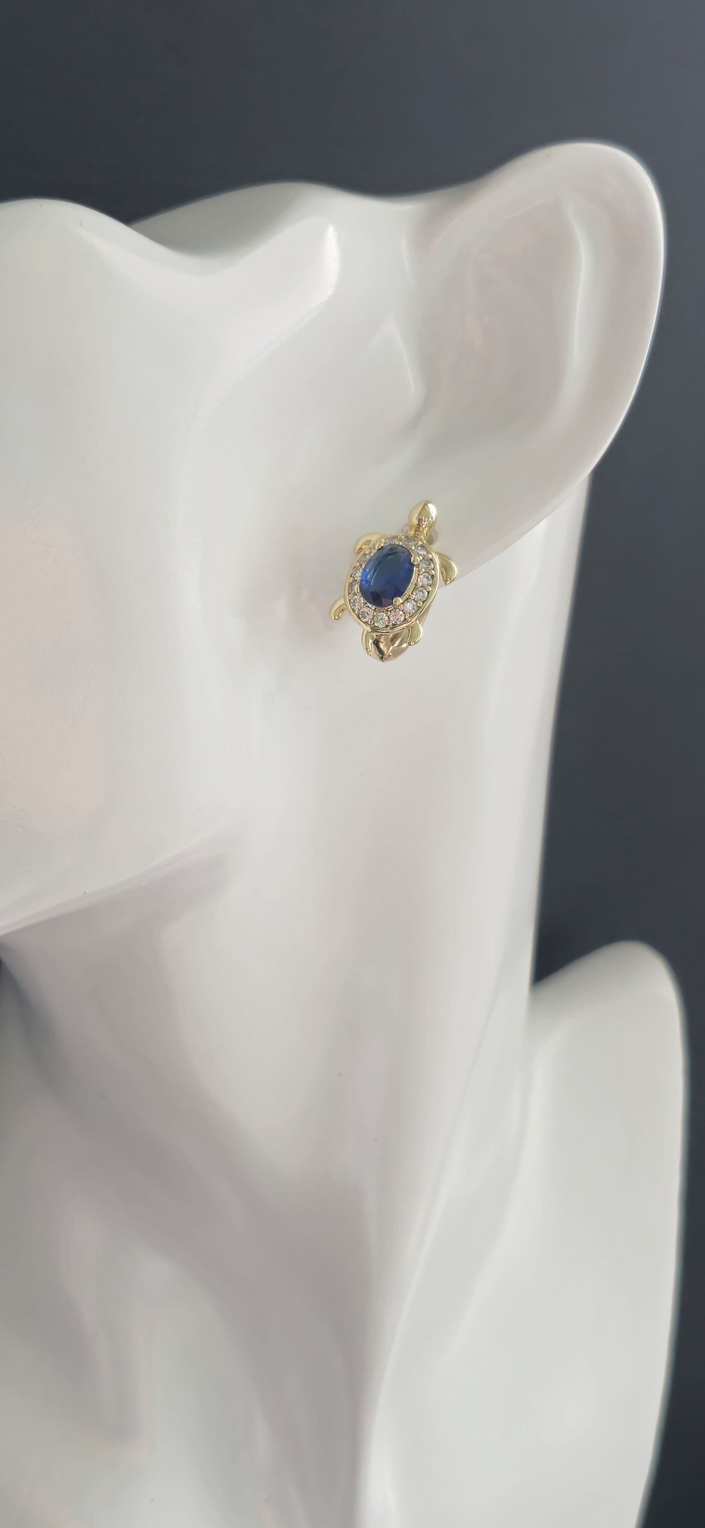 Aretes de tortuga con circones azul