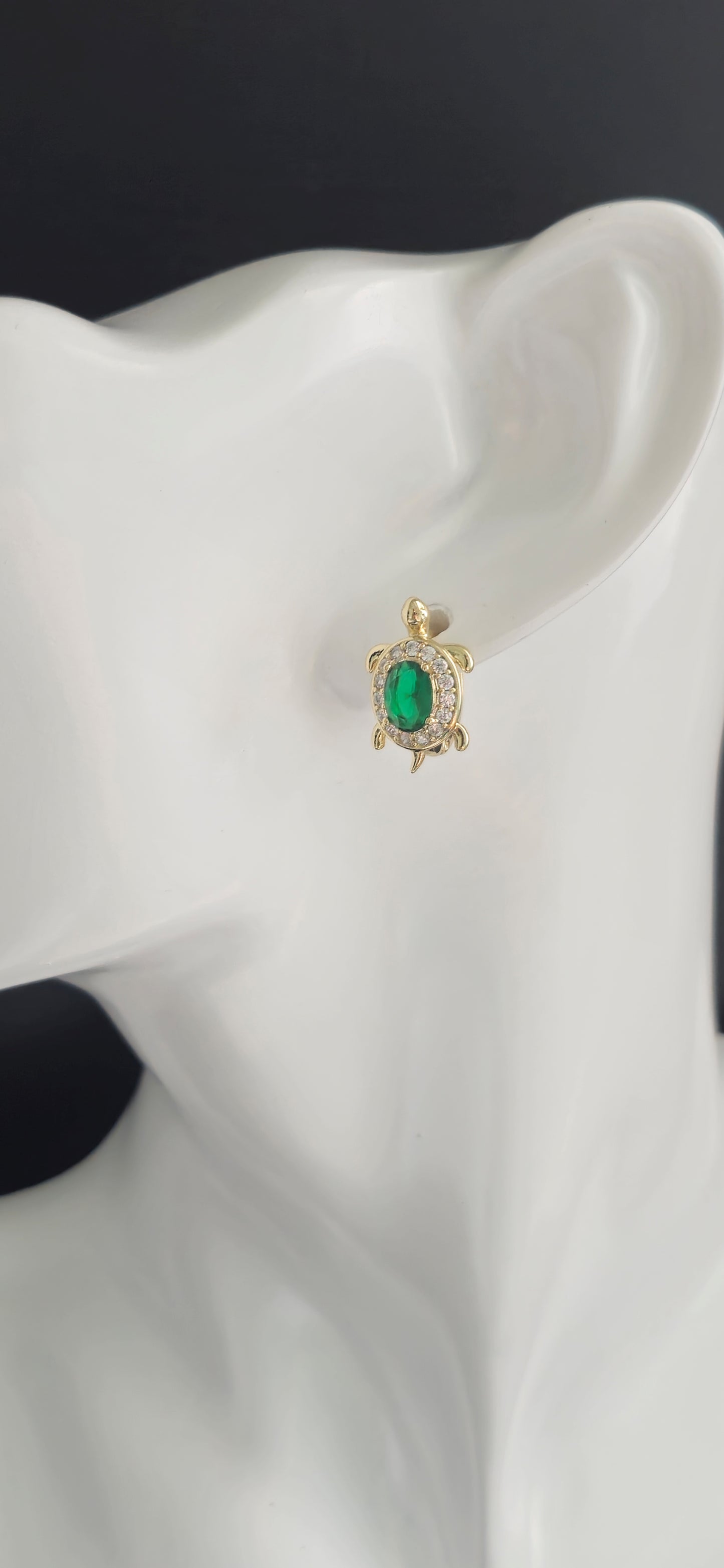 Aretes de tortuga con circones verde