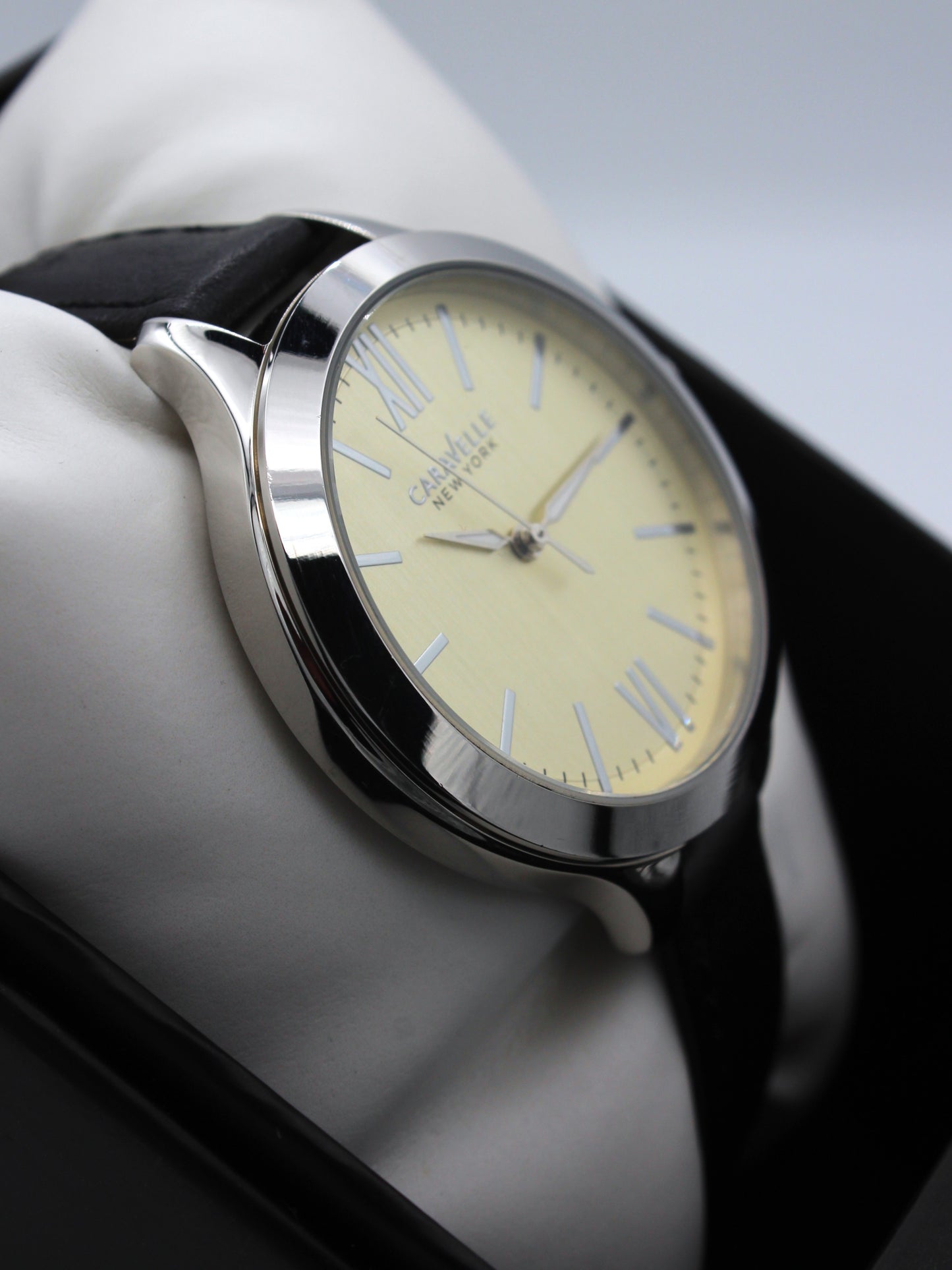 Caravelle by Bulova 43L164 – Reloj femenino de vestir (nuevo de exhibicion).