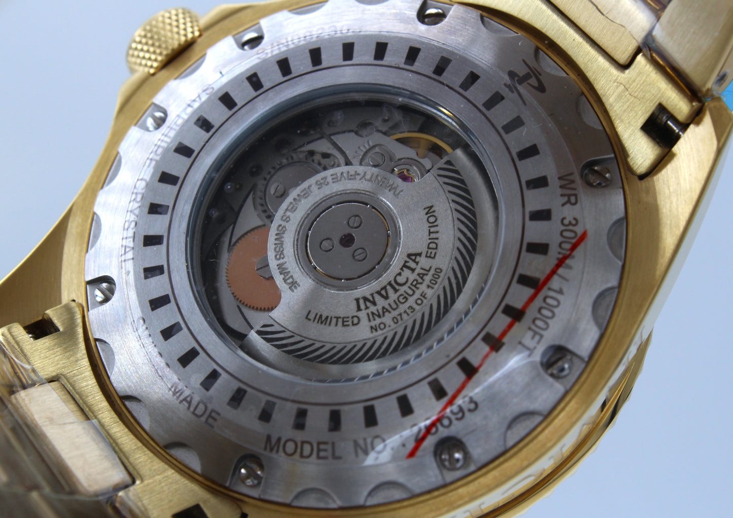 Invicta Reserve 26693 – Diver suizo automatico - Edicion Limitada unidad 713/1000.