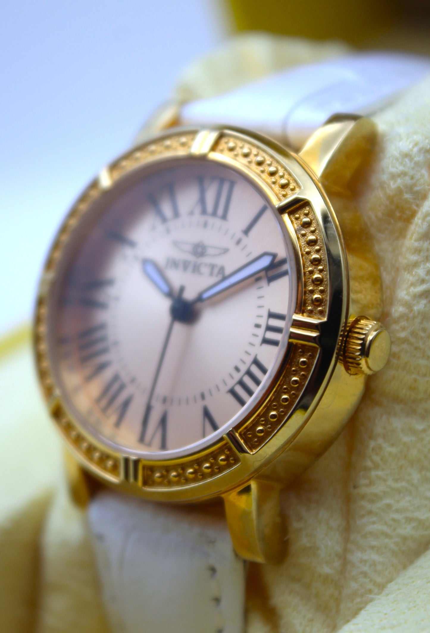 Invicta Wildflower 14892 – Elegante reloj femenino con multiples correas.