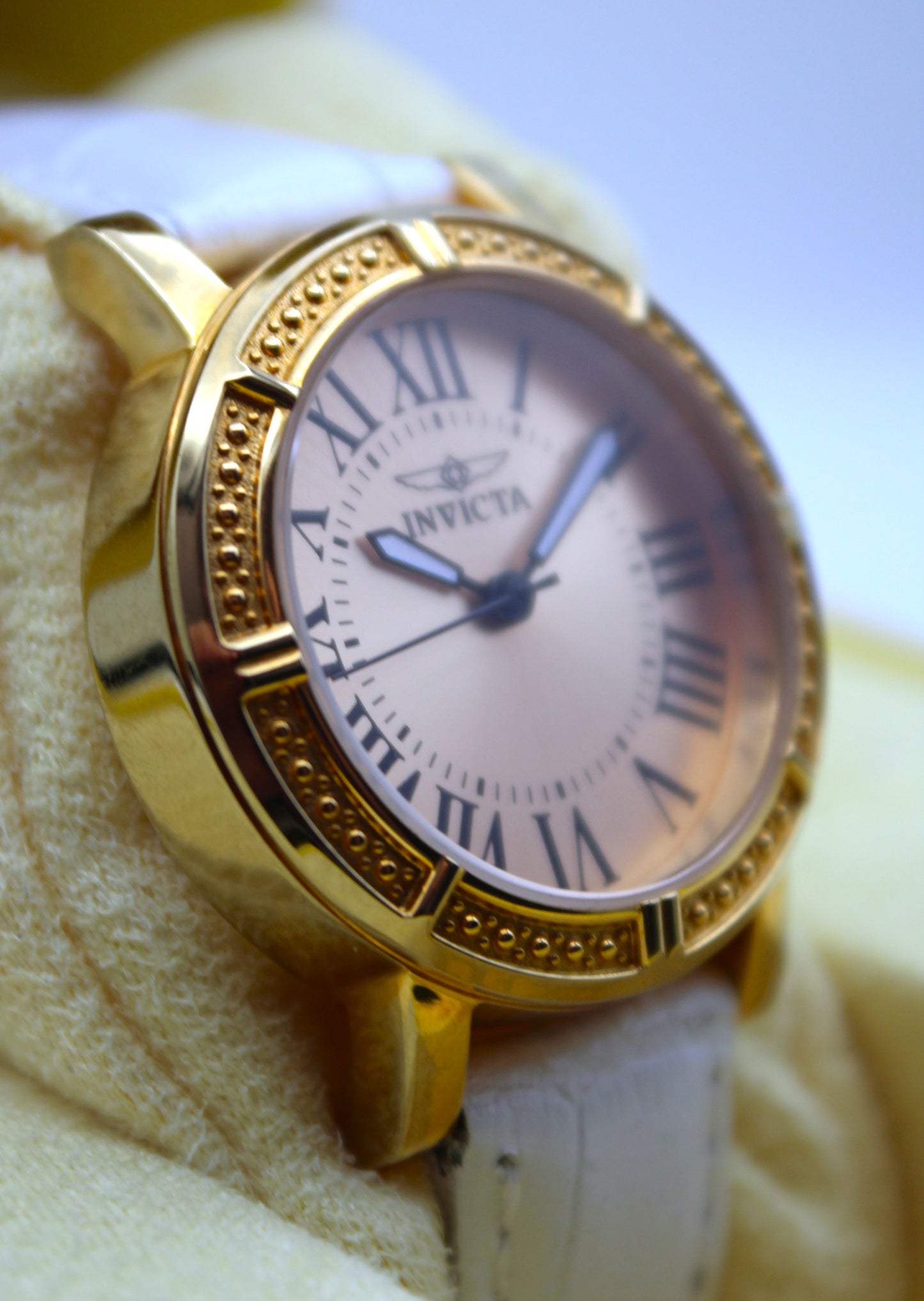 Invicta Wildflower 14892 – Elegante reloj femenino con multiples correas.