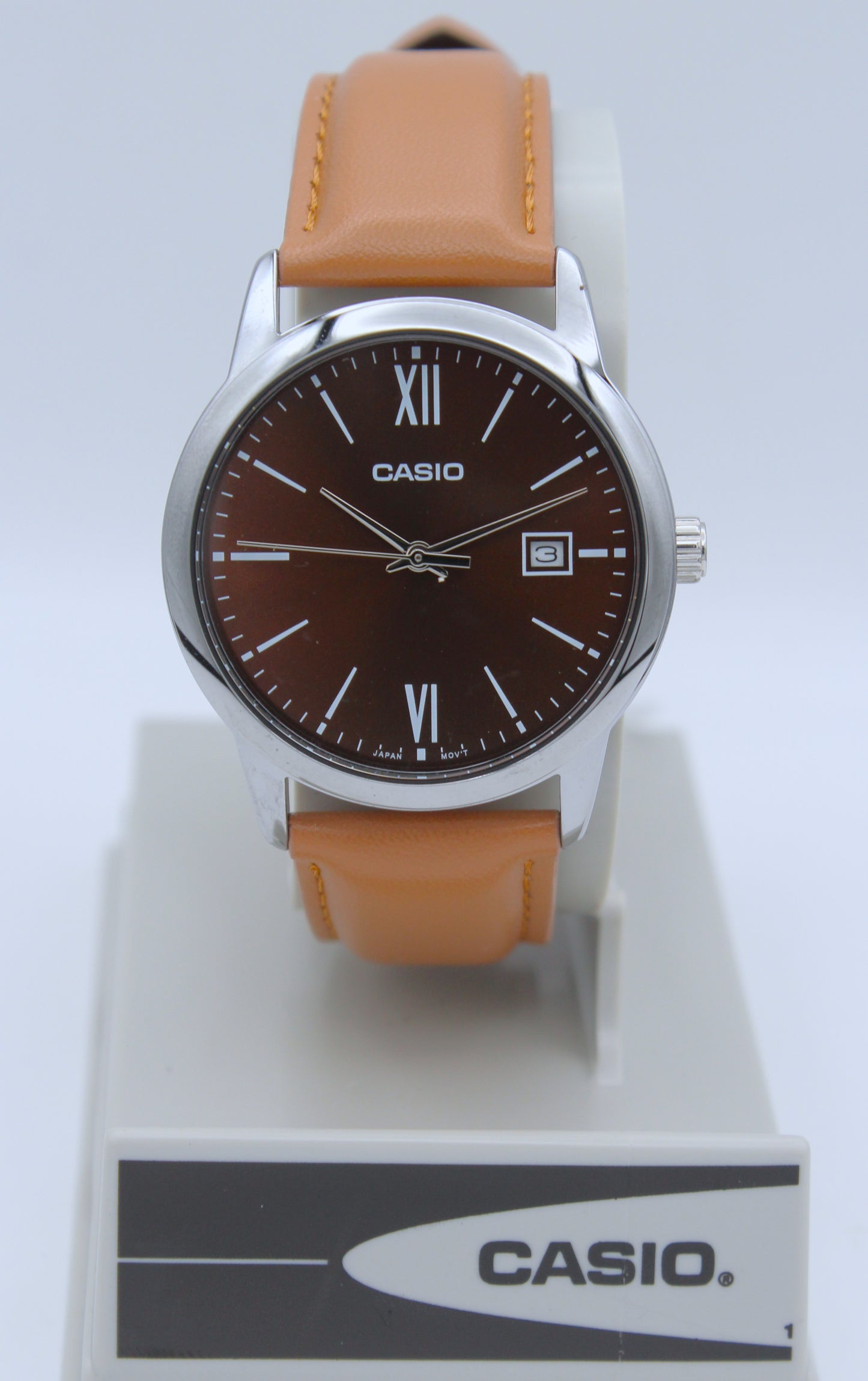 Casio MTP-V002L-5B3 – Clásico elegante “Brown Date”