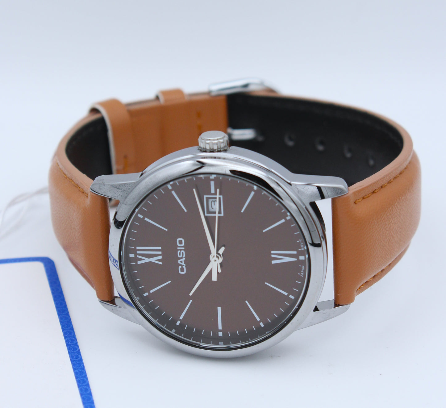Casio MTP-V002L-5B3 – Clásico elegante “Brown Date”