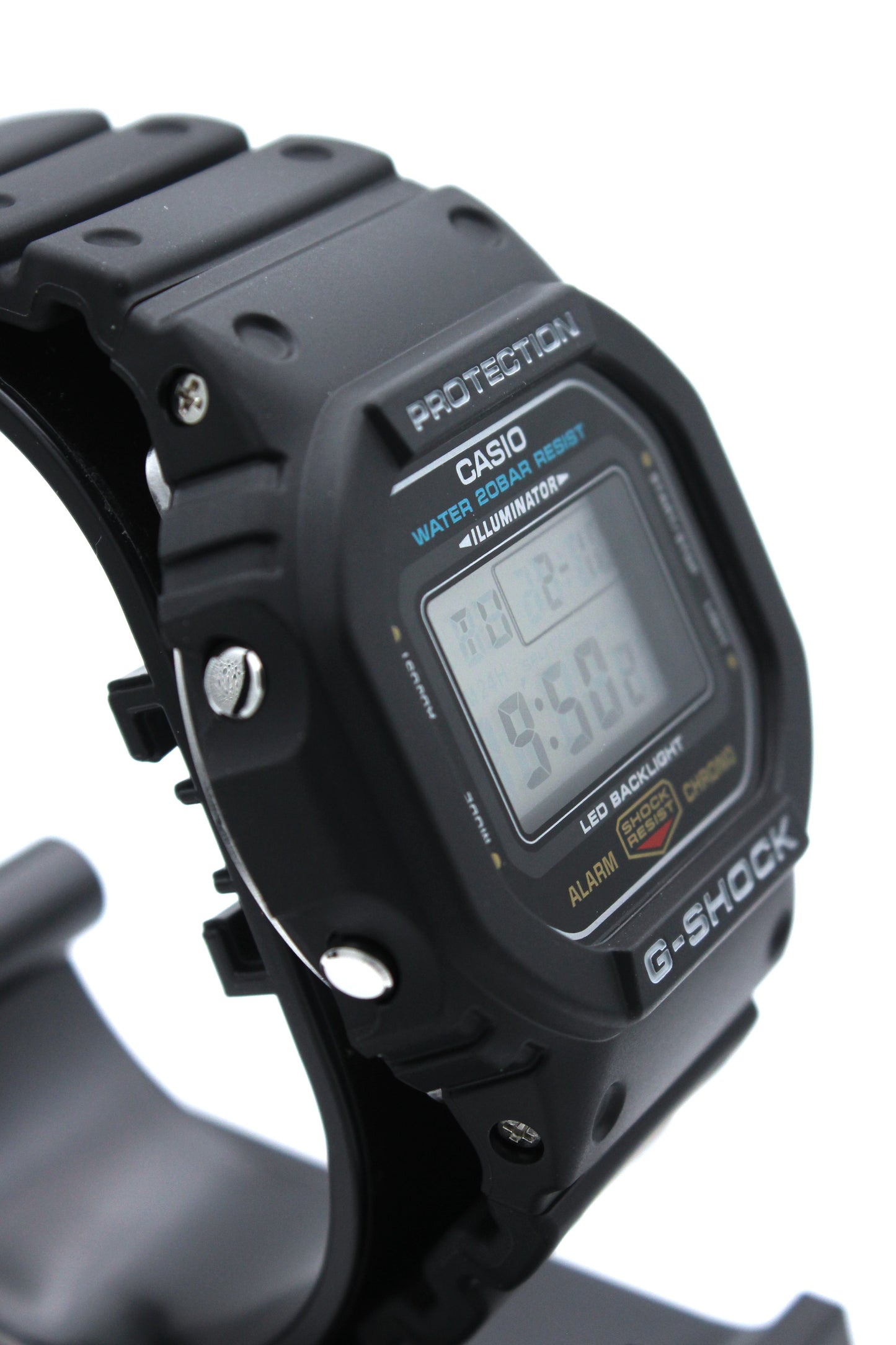 Casio G-Shock DW5600UE-1V – Clasico retro