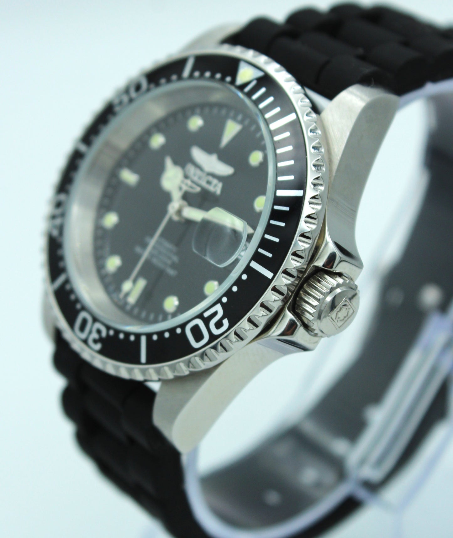 Invicta 23678 – Diver Automático 200 m Clásico