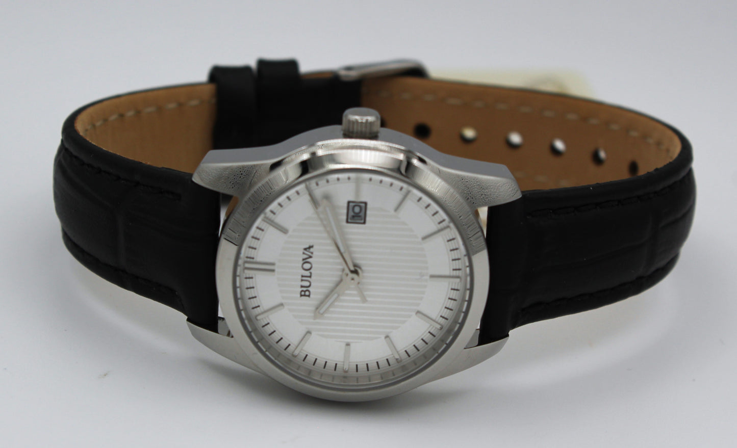 Bulova 96M129 – Elegante reloj femenino clásico