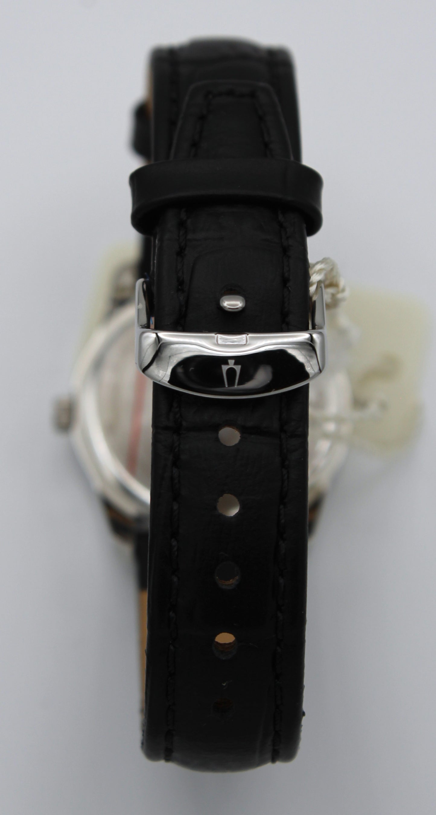 Bulova 96M129 – Elegante reloj femenino clásico