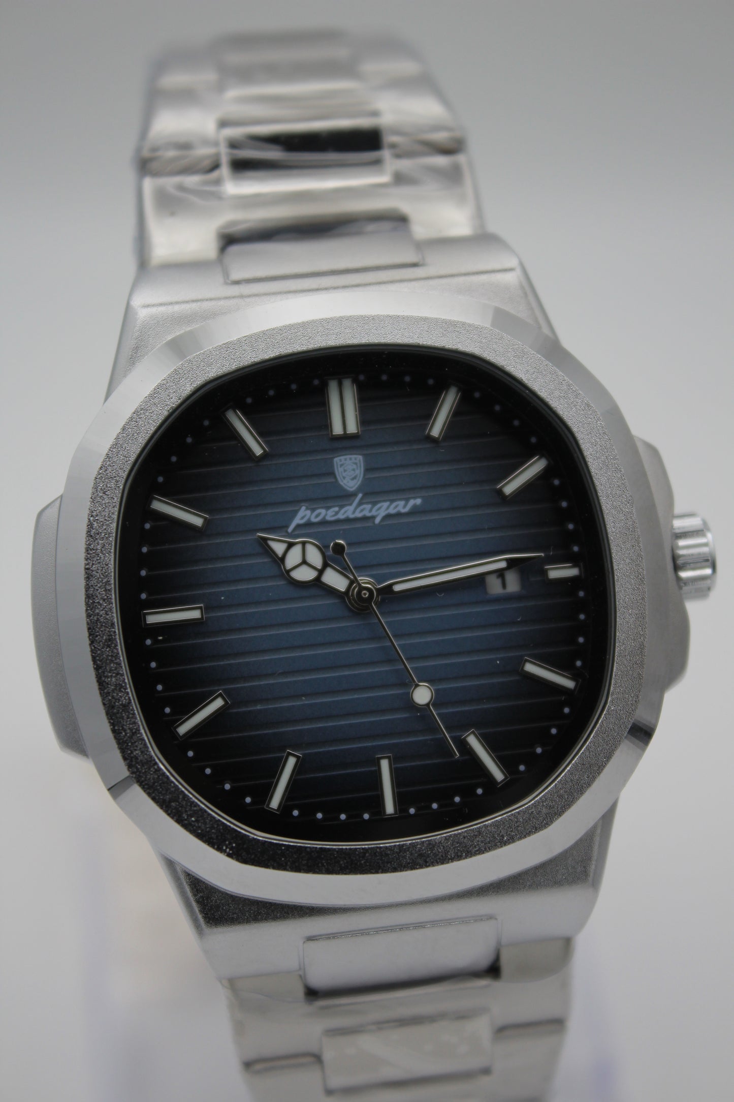 Poedagar 613 – Elegante reloj de vestir.