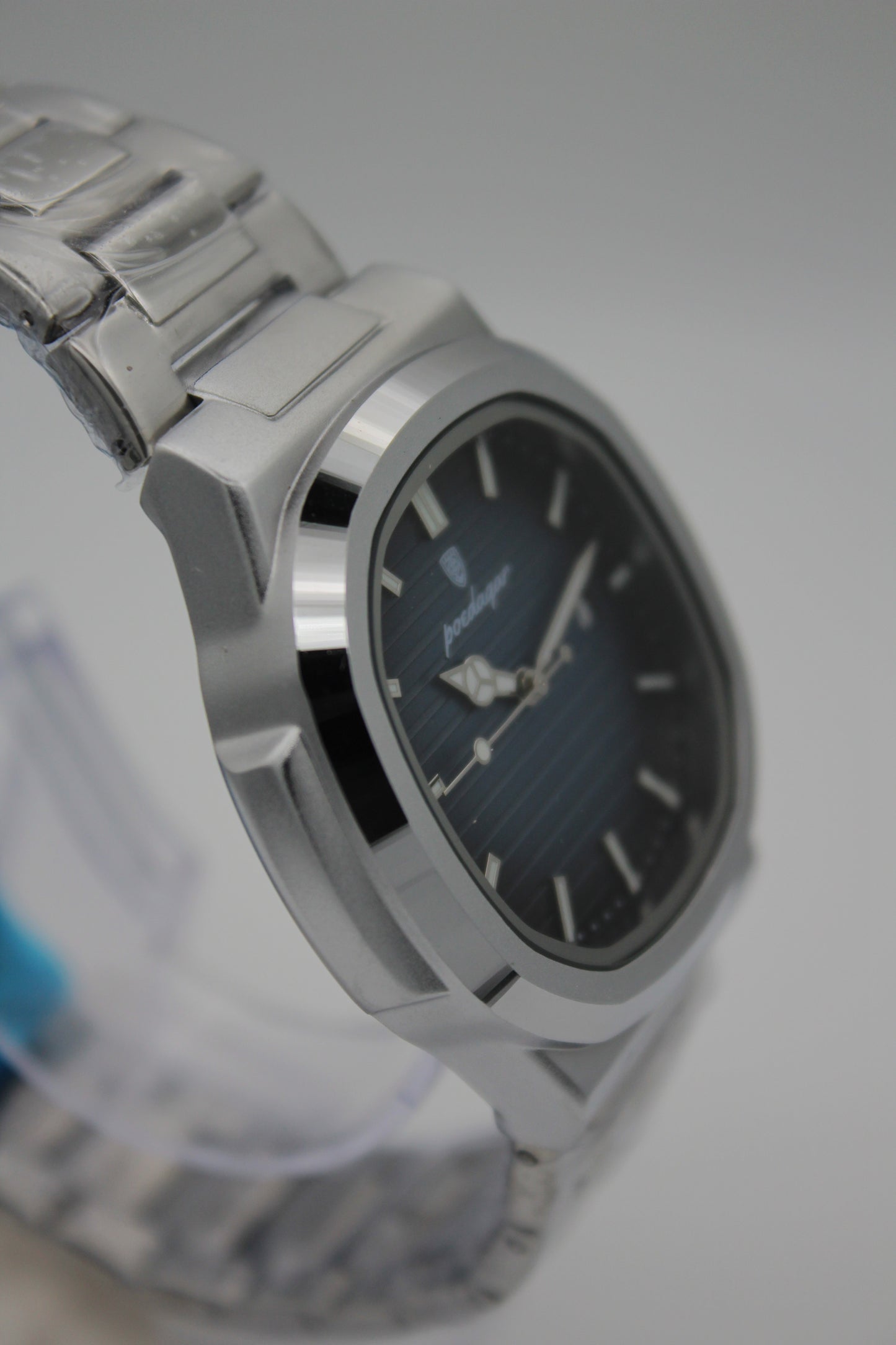 Poedagar 613 – Elegante reloj de vestir.