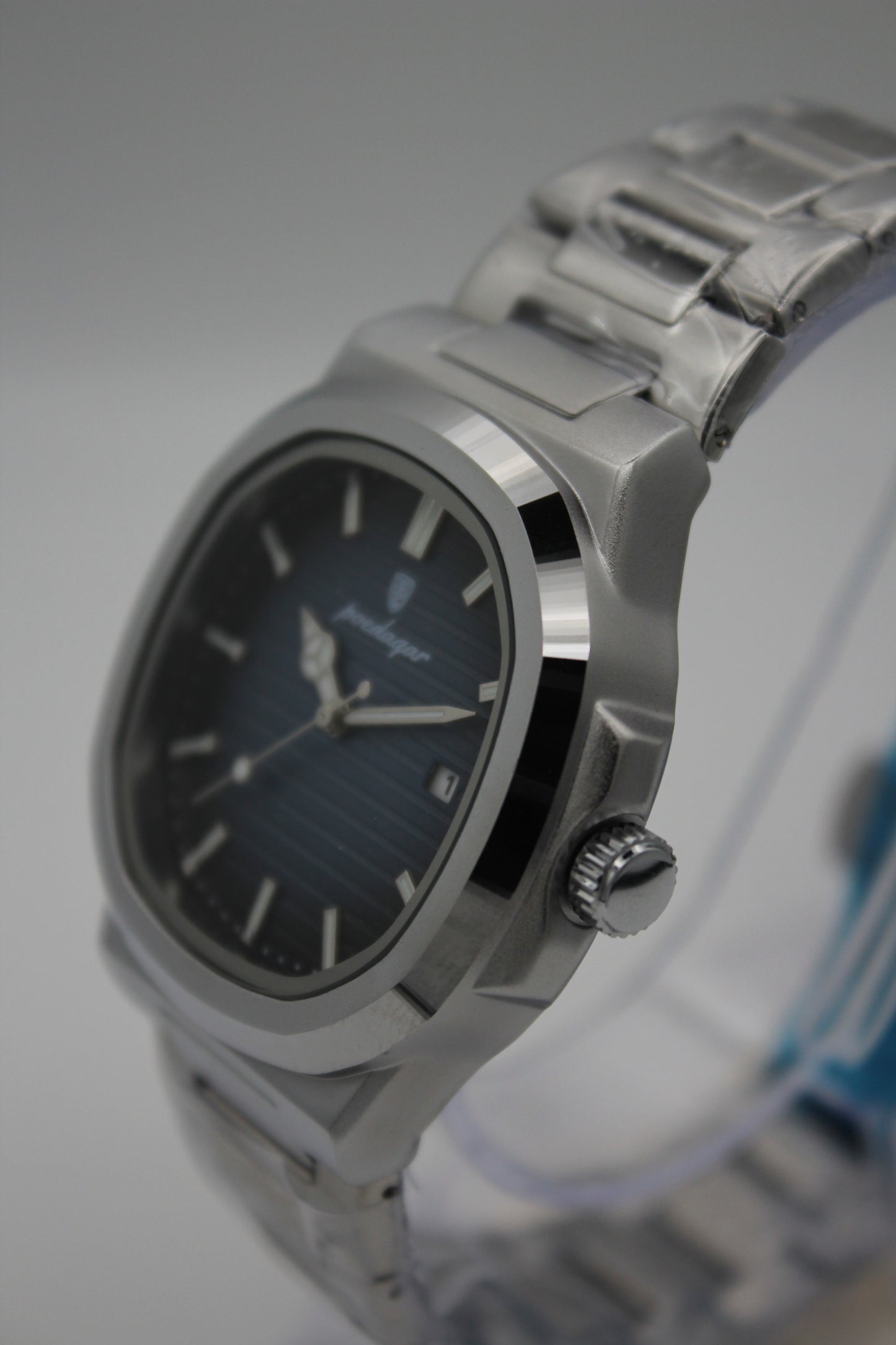 Poedagar 613 – Elegante reloj de vestir.
